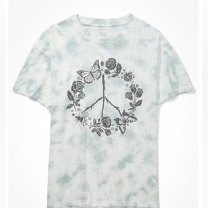 AE Oversize tie-dye piece, graphic T-shirt.
